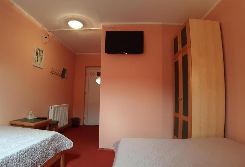 تختخواب و صبحانه Vila Palma Palic