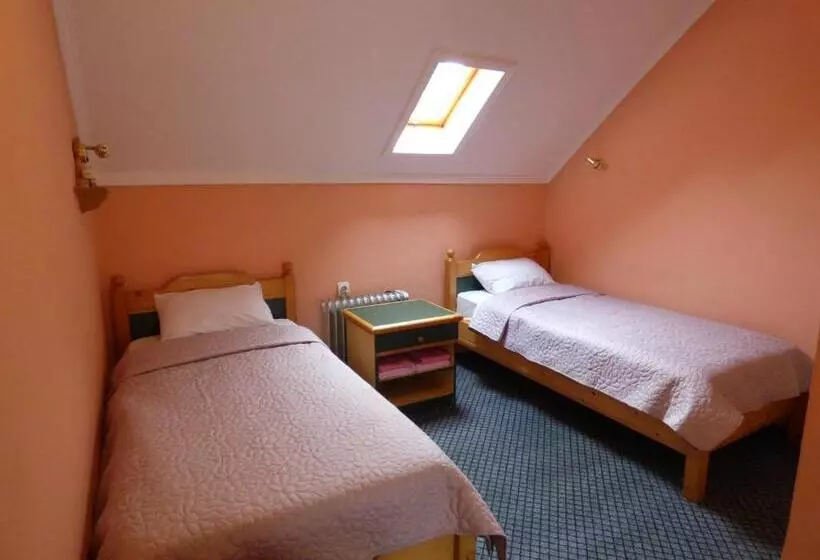 تختخواب و صبحانه Vila Palma Palic