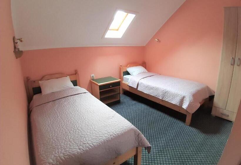 تختخواب و صبحانه Vila Palma Palic