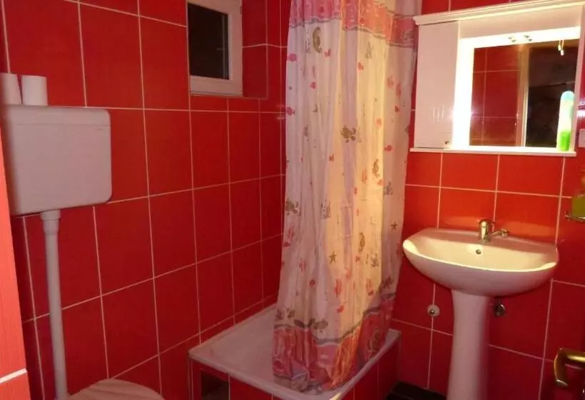 تختخواب و صبحانه Vila Palma Palic