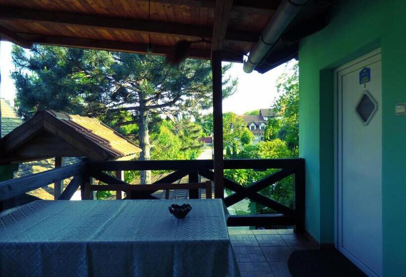 تختخواب و صبحانه Vila Palma Palic