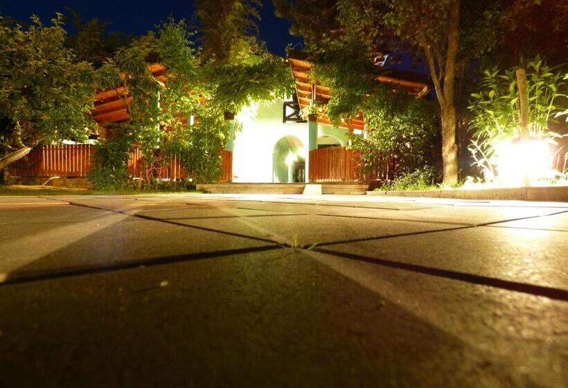 تختخواب و صبحانه Vila Palma Palic