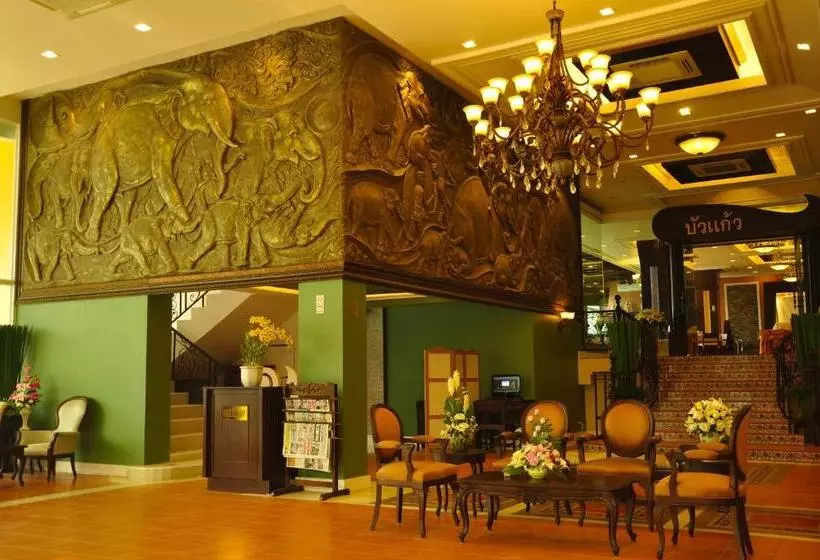 ホテル Chour Palace