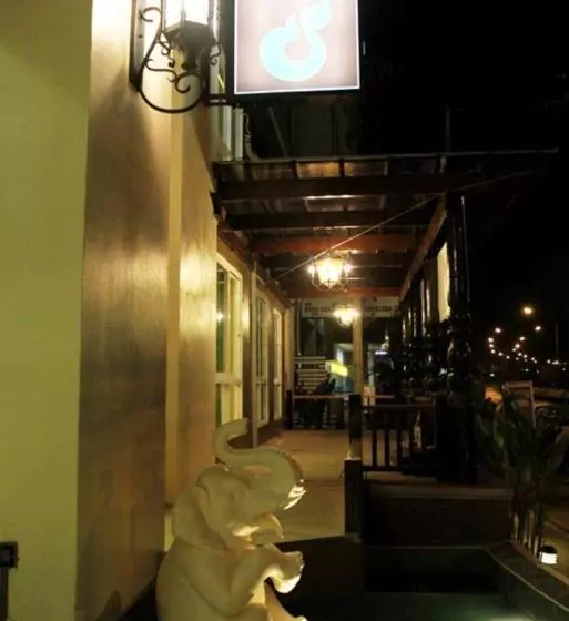 ホテル Chour Palace