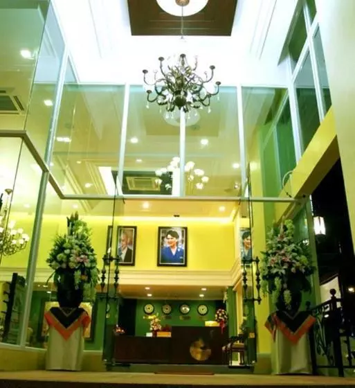 ホテル Chour Palace