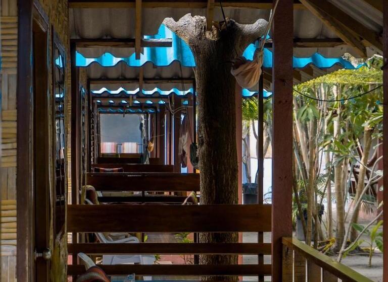 Отель Family Song Koh Lipe