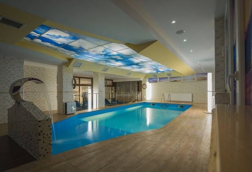 هتل La Familia Residence