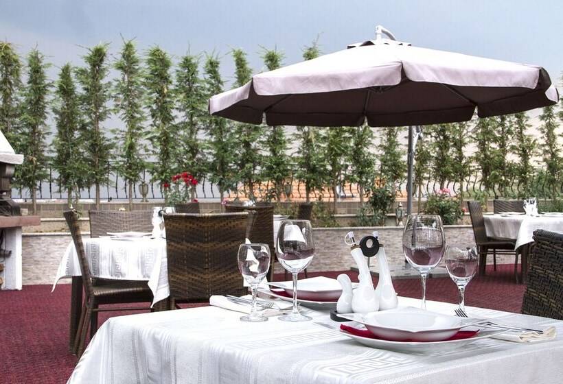 هتل La Familia Residence