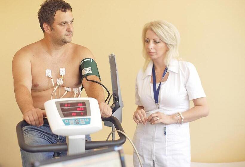 هتل Medical And Spa Centre Merkur