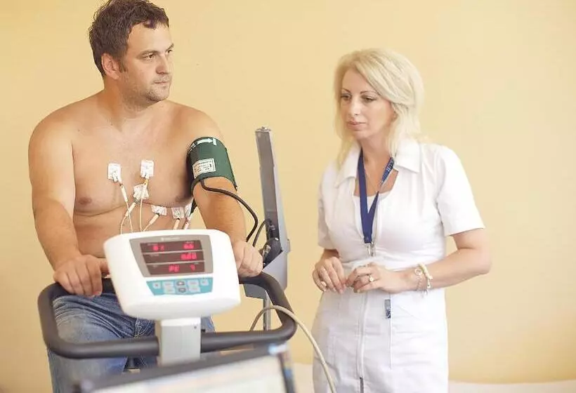هتل Medical And Spa Centre Merkur