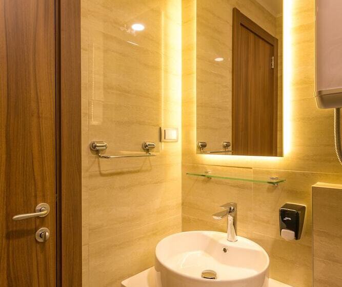 هتل Privilege Suites By Central Park