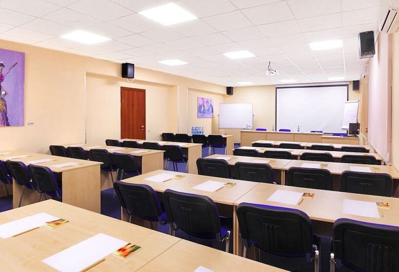 هتل аrt Volzhskiy