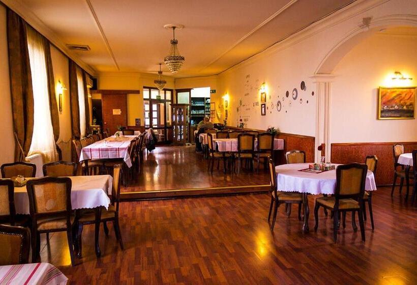 هتل Ugostiteljski Objekat Karibo