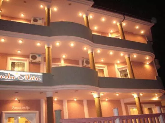 هتل Vila Mitic Luxx Spa Centar