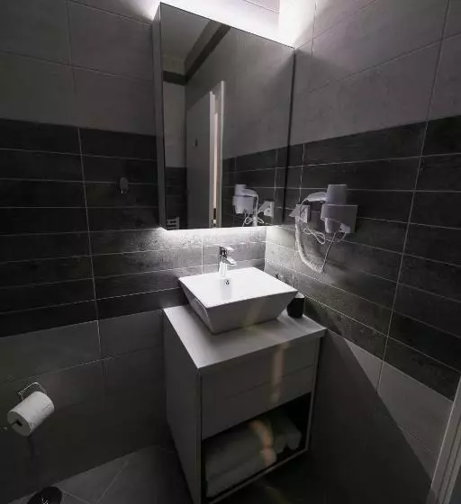 مُتل Guesthouse & Restaurant Tekovina