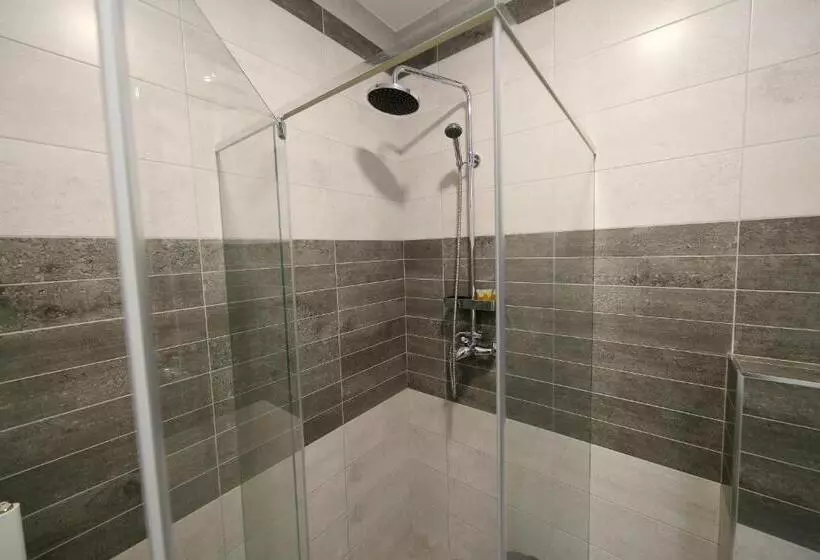 مُتل Guesthouse & Restaurant Tekovina