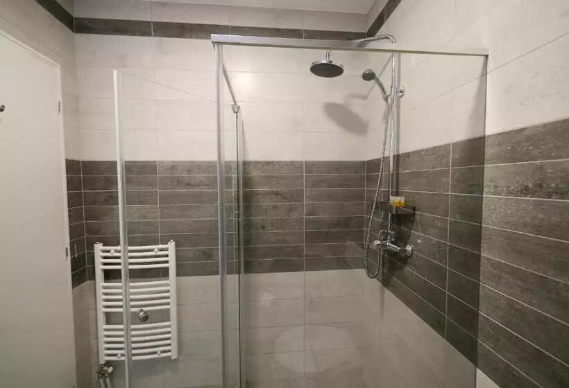 مُتل Guesthouse & Restaurant Tekovina