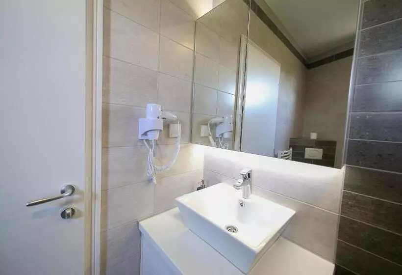 مُتل Guesthouse & Restaurant Tekovina