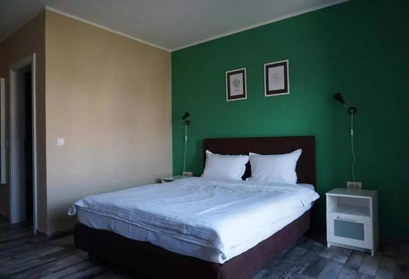 مُتل Guesthouse & Restaurant Tekovina