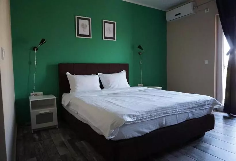 مُتل Guesthouse & Restaurant Tekovina