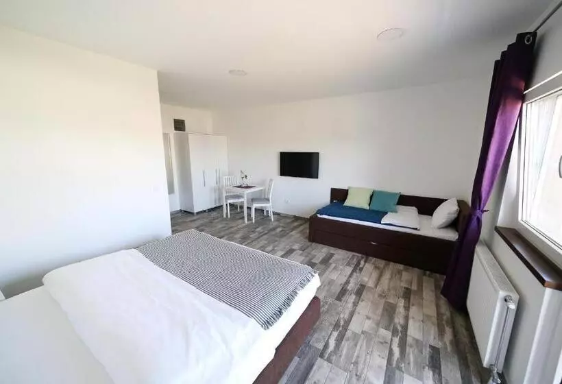 مُتل Guesthouse & Restaurant Tekovina