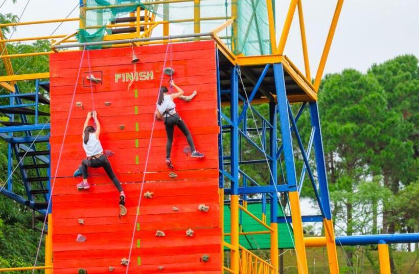 Phukaew Resort & Adventure Park