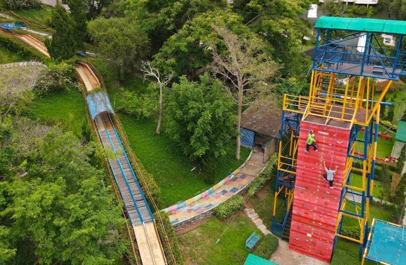 Phukaew Resort & Adventure Park