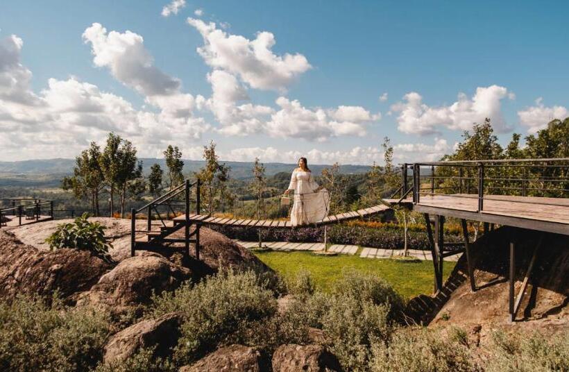 Phukaew Resort & Adventure Park