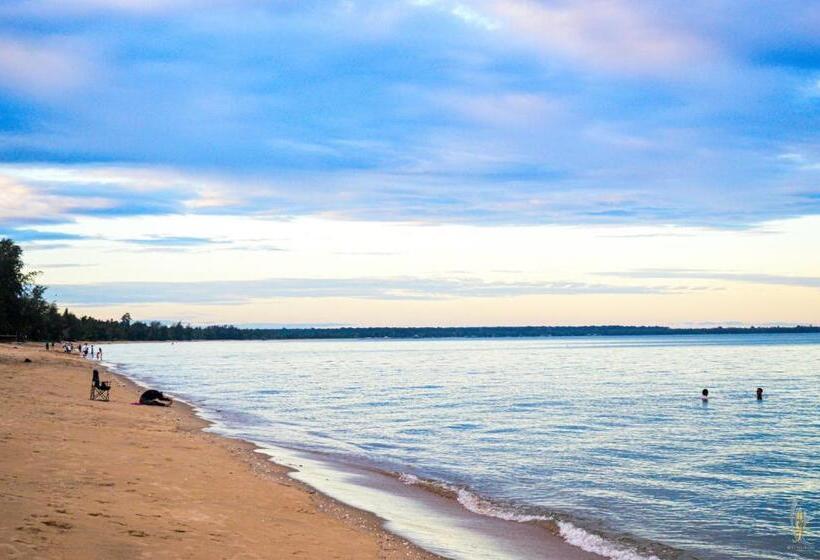 Sangjun On Beach Resort
