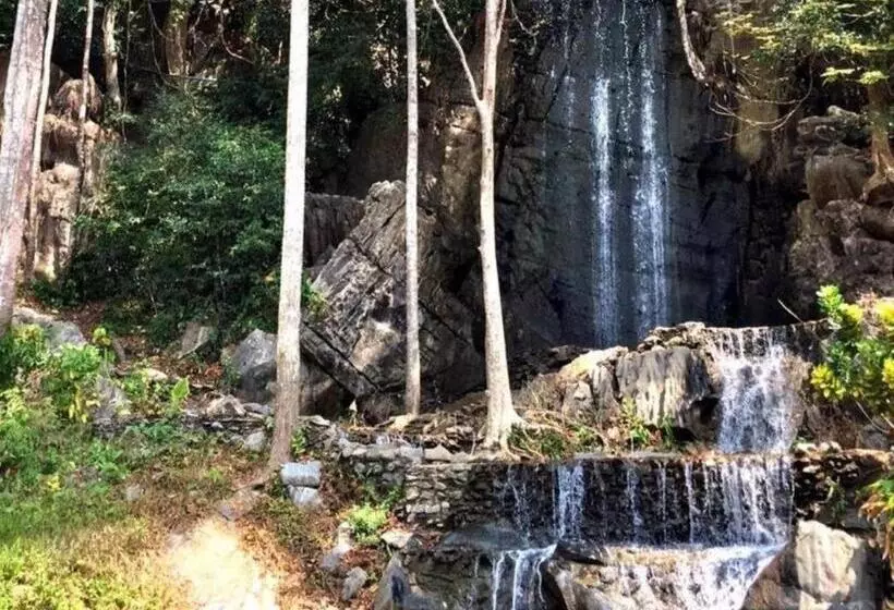 V Valley Resort