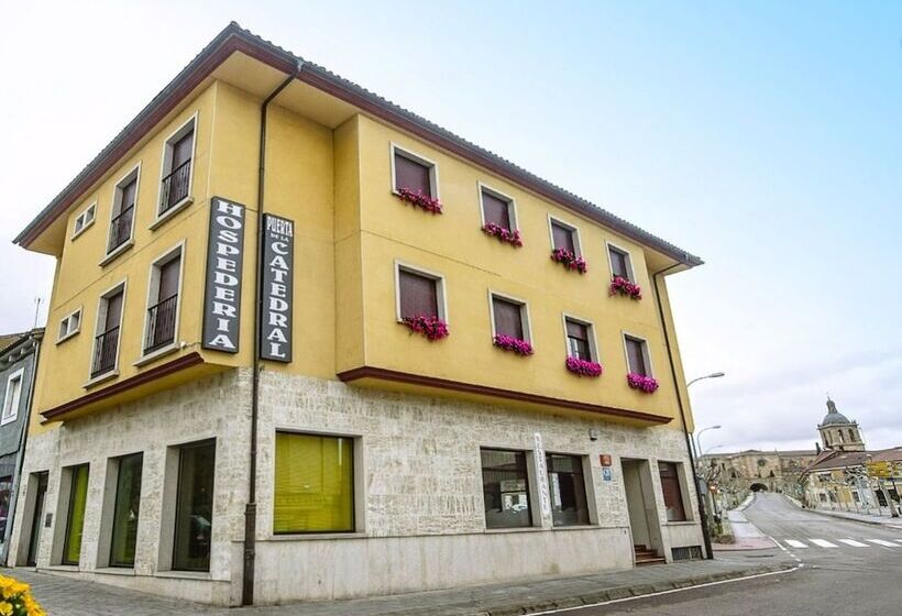 مسافرخانه Hospedería Puerta De La Catedral