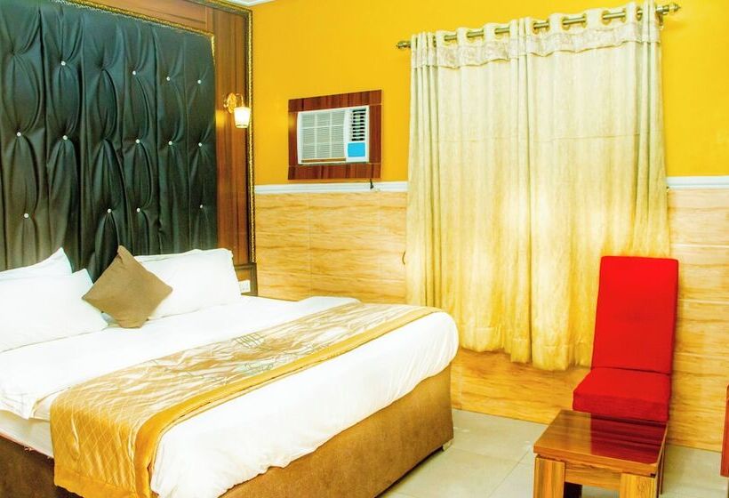 هتل Castle Majestic