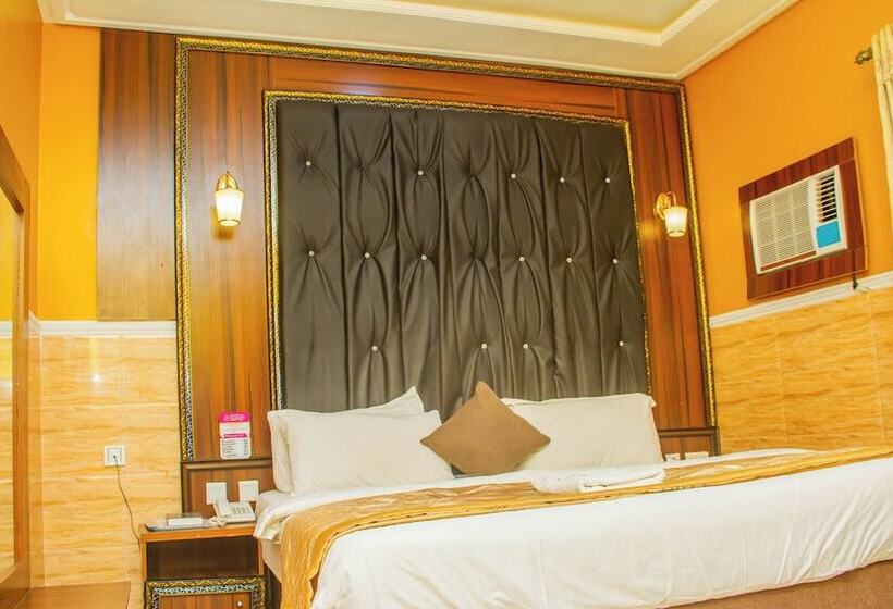 هتل Castle Majestic