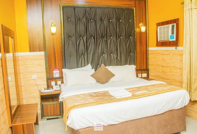 هتل Castle Majestic