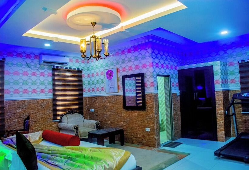 هتل Castle Majestic