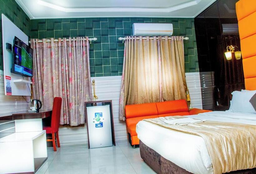 هتل Castle Majestic