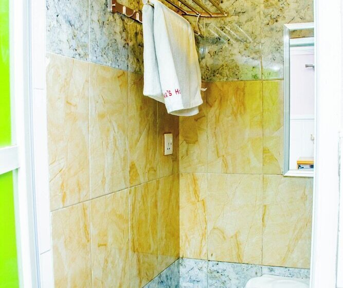 هتل Castle Majestic