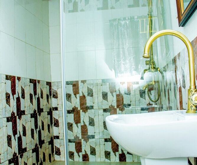 هتل Castle Majestic