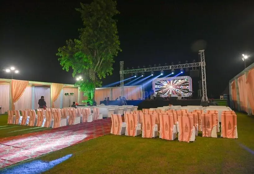 Hotelli M D Farms & Resorts