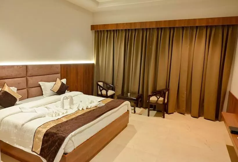 Hotelli M D Farms & Resorts