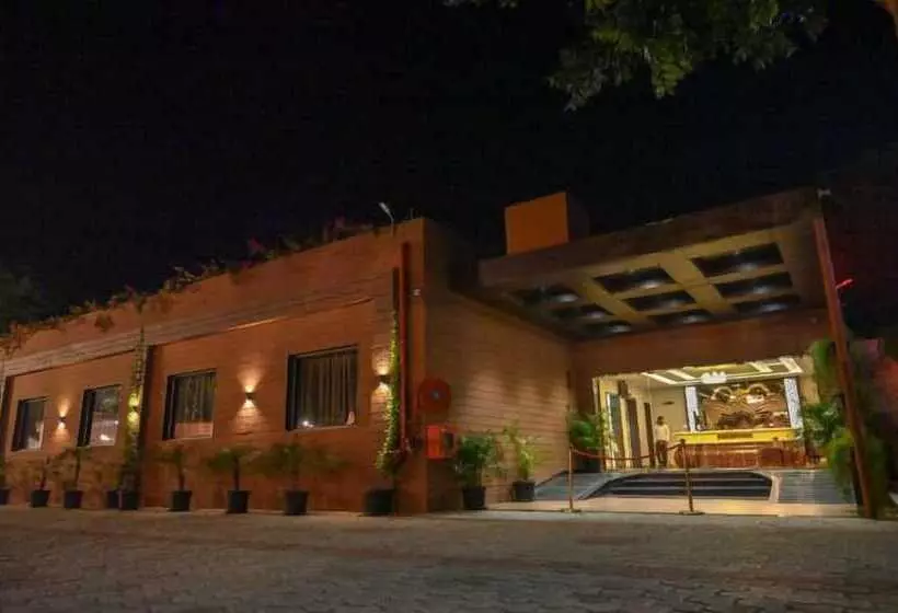 Hotelli M D Farms & Resorts