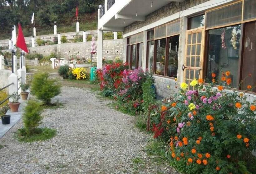 호텔 The Parijat Retreat