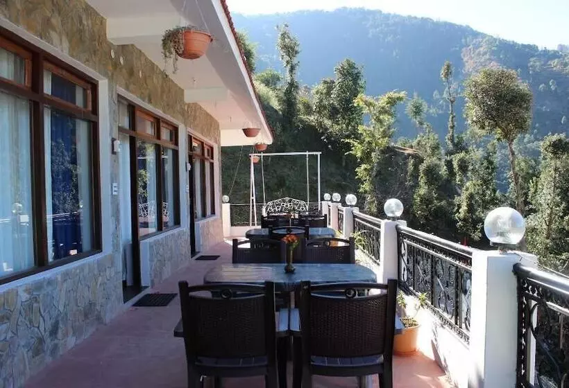 Hotelli The Parijat Retreat