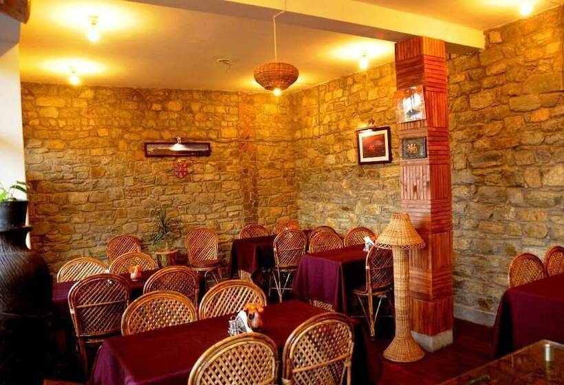 호텔 The Parijat Retreat