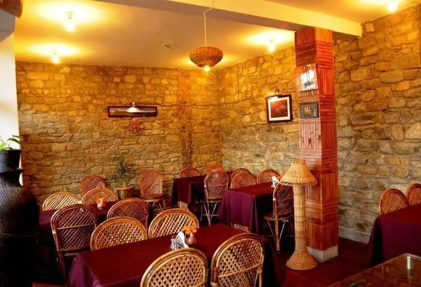 Hotelli The Parijat Retreat