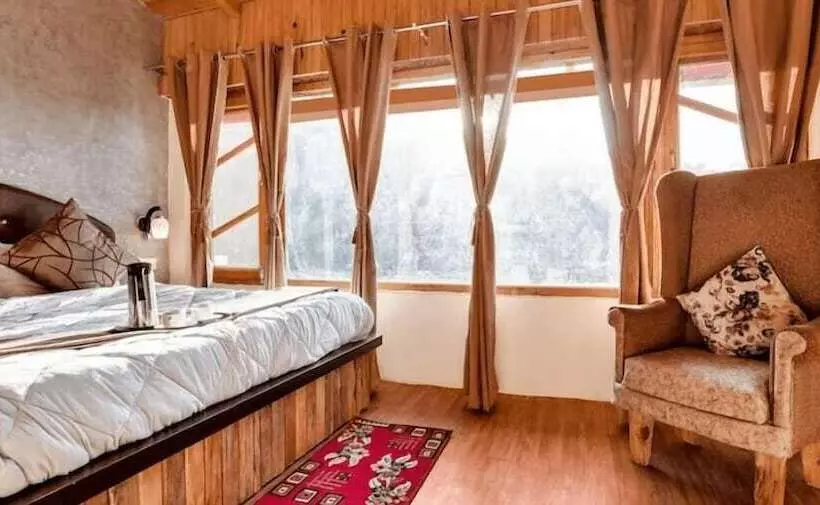 Hotelli The Parijat Retreat