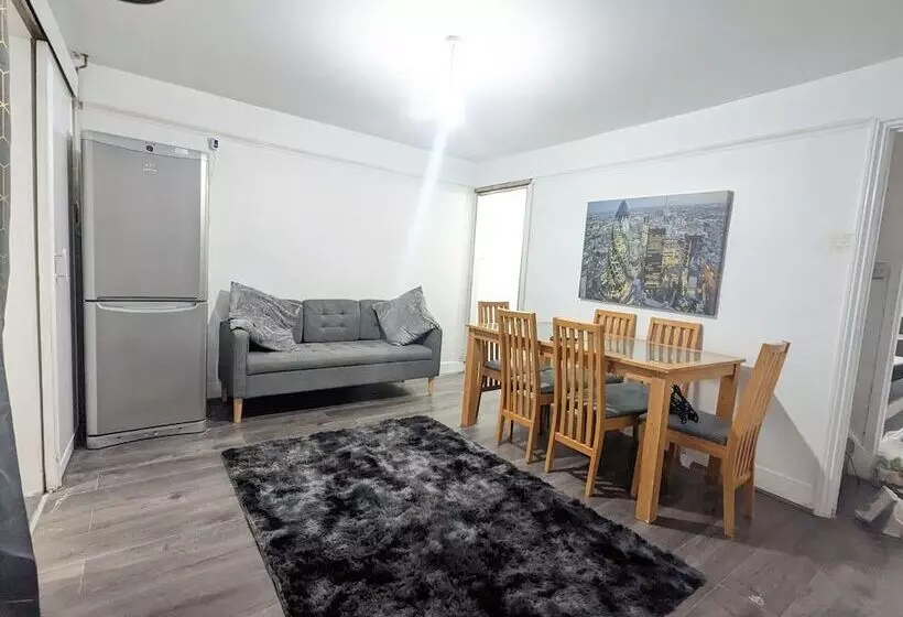 Residenssi Charming 4 Bedroom House In Dover