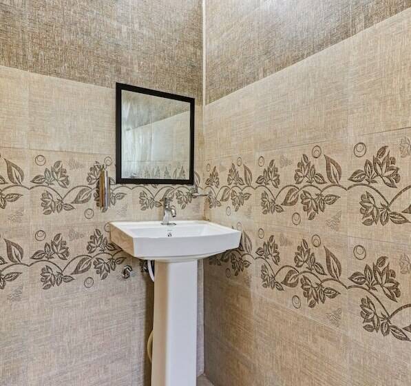 Hotel Treebo Om Villa With Mountain View