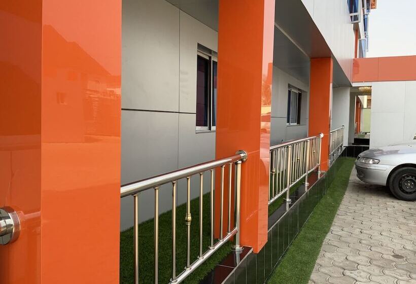 Lis Hotel And Suites