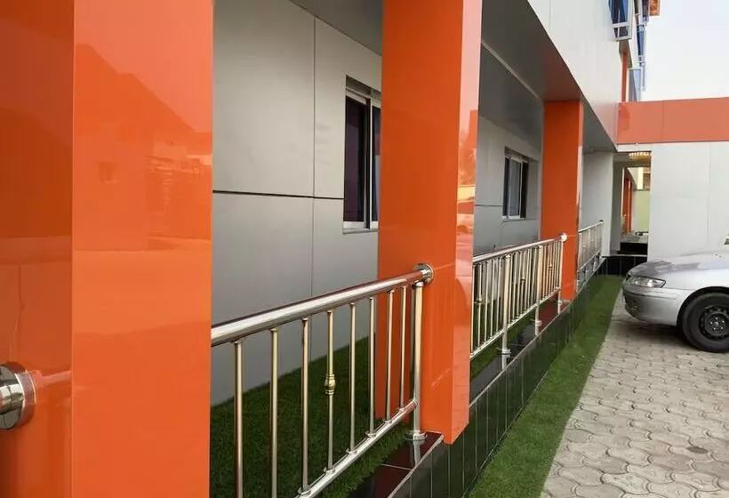 Lis Hotel And Suites